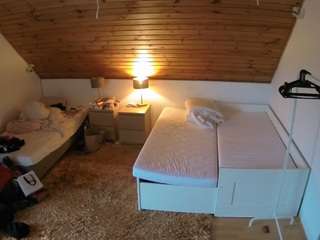 voyeurcam-julmodels-whitebed-2 camsoda stream image, 15.12.2025 00:50