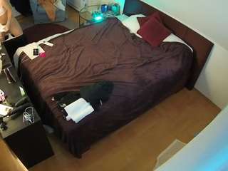 voyeurcam-julmodels-whitebed-2 camsoda stream image, 20.02.2026 19:00