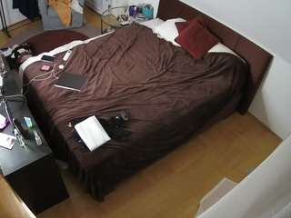 voyeurcam-julmodels-whitebed-2 camsoda stream image, 20.02.2026 19:00