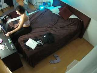 voyeurcam-julmodels-whitebed-2 camsoda stream image, 20.02.2026 19:00