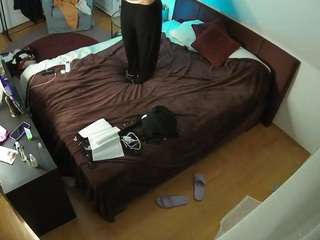 voyeurcam-julmodels-whitebed-2 camsoda stream image, 20.02.2026 19:00