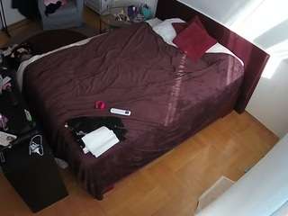 voyeurcam-julmodels-whitebed-2 camsoda stream image, 20.02.2026 19:00