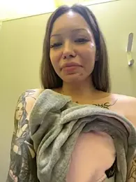 babydolll stripchat stream image