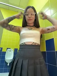 babydolll stripchat stream image