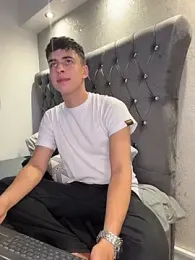 AdrianRinaldi stripchat stream image