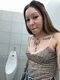 babydolll stripchat stream image