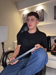 AdrianRinaldi stripchat stream image