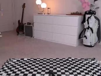 petitebrat chaturbate stream image, 04.05.2026 10:40