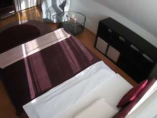 voyeurcam-julmodels-whitebed-2 camsoda stream image, 05.05.2026 14:10