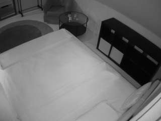 voyeurcam-julmodels-whitebed-2 camsoda stream image, 05.05.2026 14:10