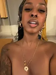 Your_Paris stripchat stream image, 16.05.2026 19:20