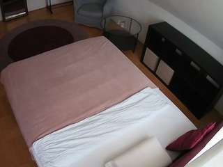 voyeurcam-julmodels-whitebed-2 camsoda stream image, 16.05.2026 16:10