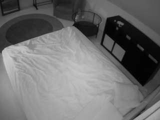 voyeurcam-julmodels-whitebed-2 camsoda stream image, 16.05.2026 16:10