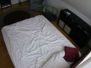 voyeurcam-julmodels-whitebed-2 camsoda stream image, 16.05.2026 16:10
