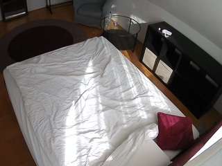 voyeurcam-julmodels-whitebed-2 camsoda stream image, 16.05.2026 16:10