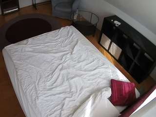voyeurcam-julmodels-whitebed-2 camsoda stream image, 16.05.2026 16:10