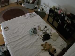 voyeurcam-julmodels-whitebed-2 camsoda stream image, 26.05.2026 18:40