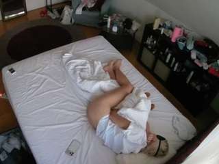voyeurcam-julmodels-whitebed-2 camsoda stream image, 26.05.2026 18:40