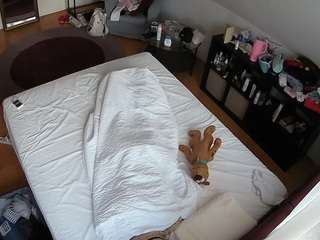 voyeurcam-julmodels-whitebed-2 camsoda stream image, 26.05.2026 18:40
