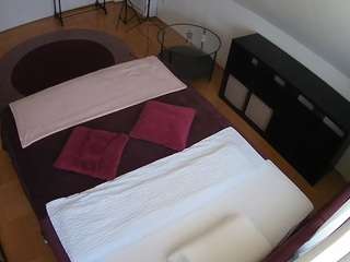 voyeurcam-julmodels-whitebed-2 camsoda stream image, 16.06.2026 12:00