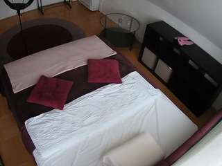 voyeurcam-julmodels-whitebed-2 camsoda stream image, 10.07.2026 07:10