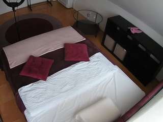 voyeurcam-julmodels-whitebed-2 camsoda stream image, 10.07.2026 07:10