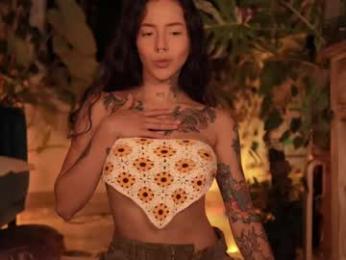 effylowell_ chaturbate stream image, 23.04.2025 00:20