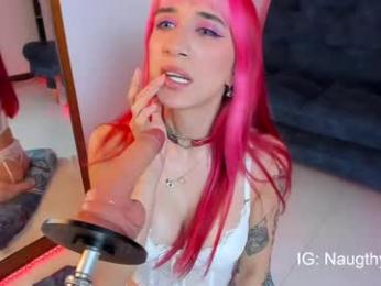 naugthymila3 chaturbate stream image, 15.05.2025 01:40